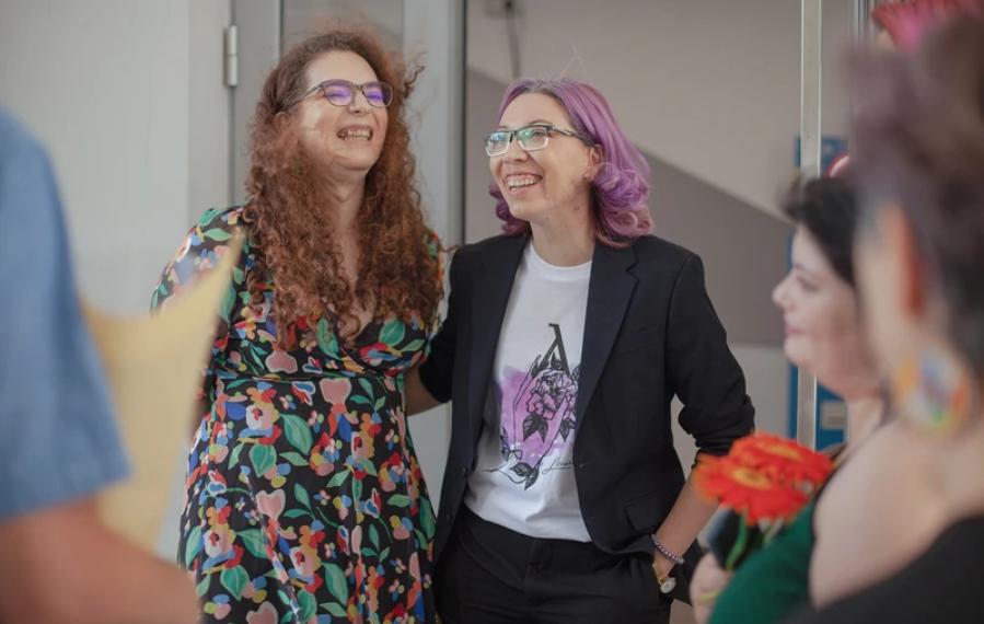 georgiana si evie cas.PNG