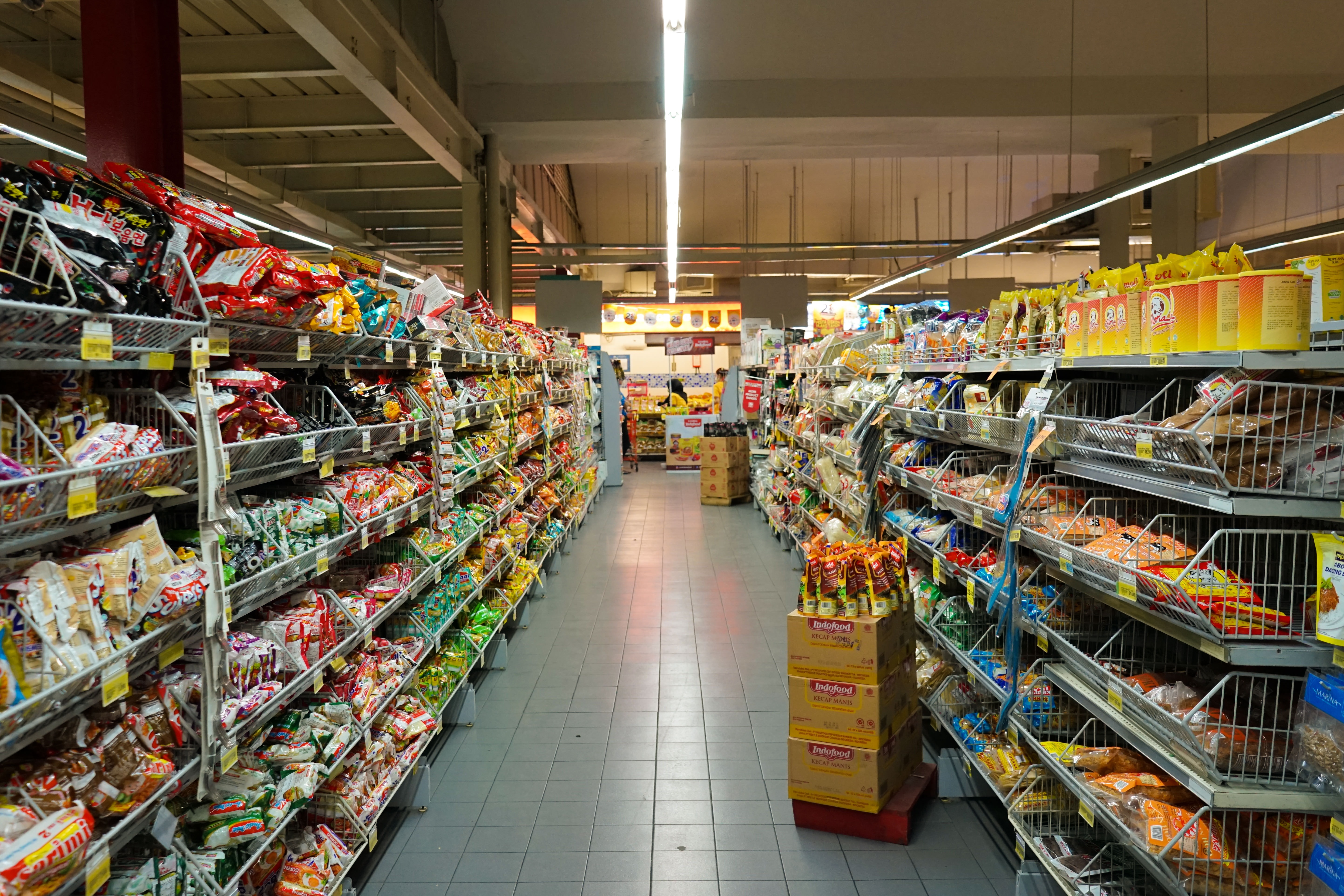 Comitet cercetaș dormi  Două mari lanţuri de supermarketuri au înghețat preţurile pentru anumite  produse de bază. Guvernul nu va interveni - Ştiri de Cluj