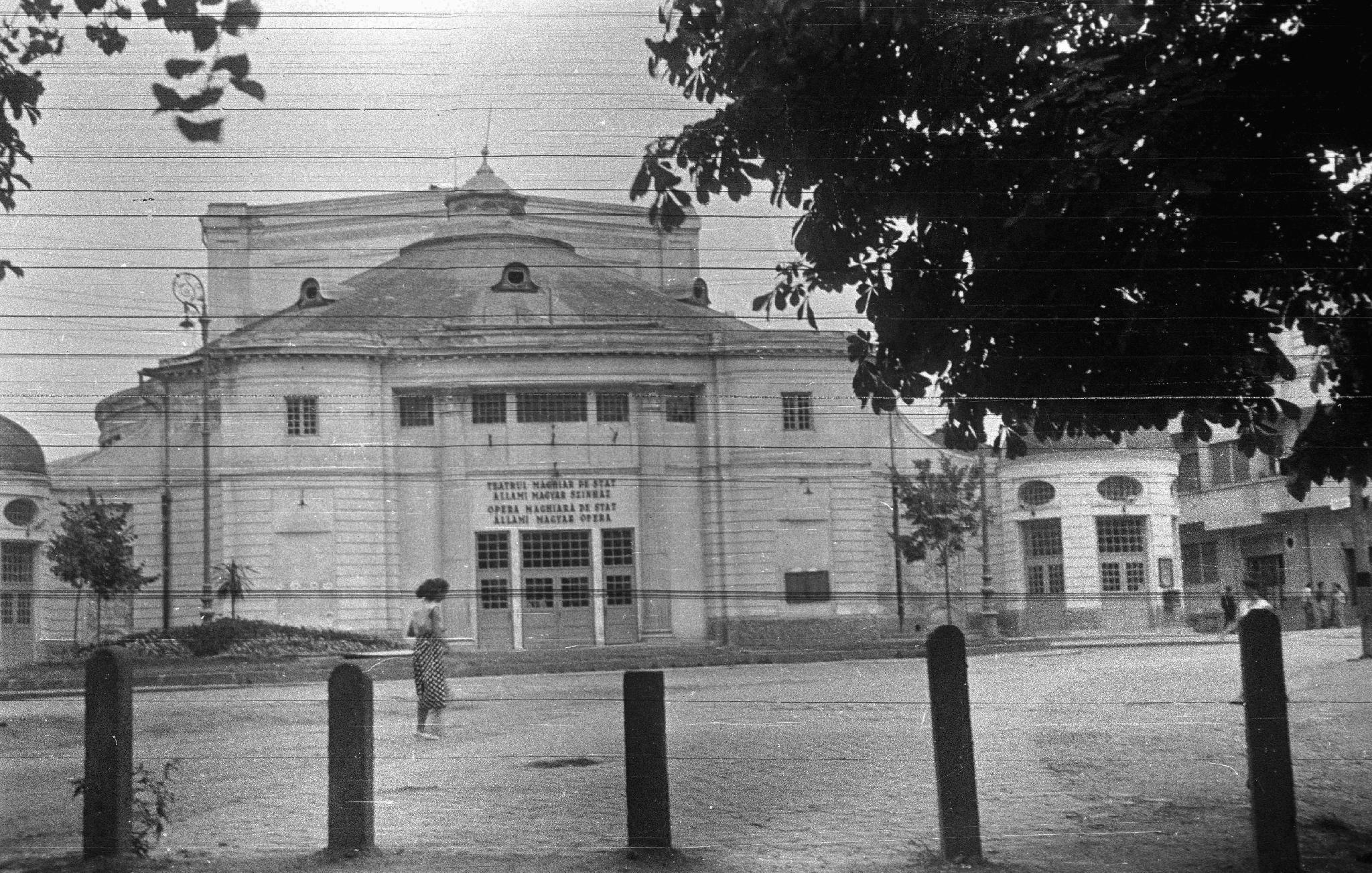 teatrul maghiar 1956.jpg