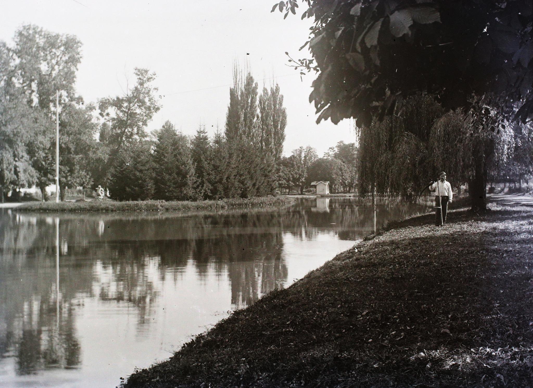 2. 1910 parcul central.jpg