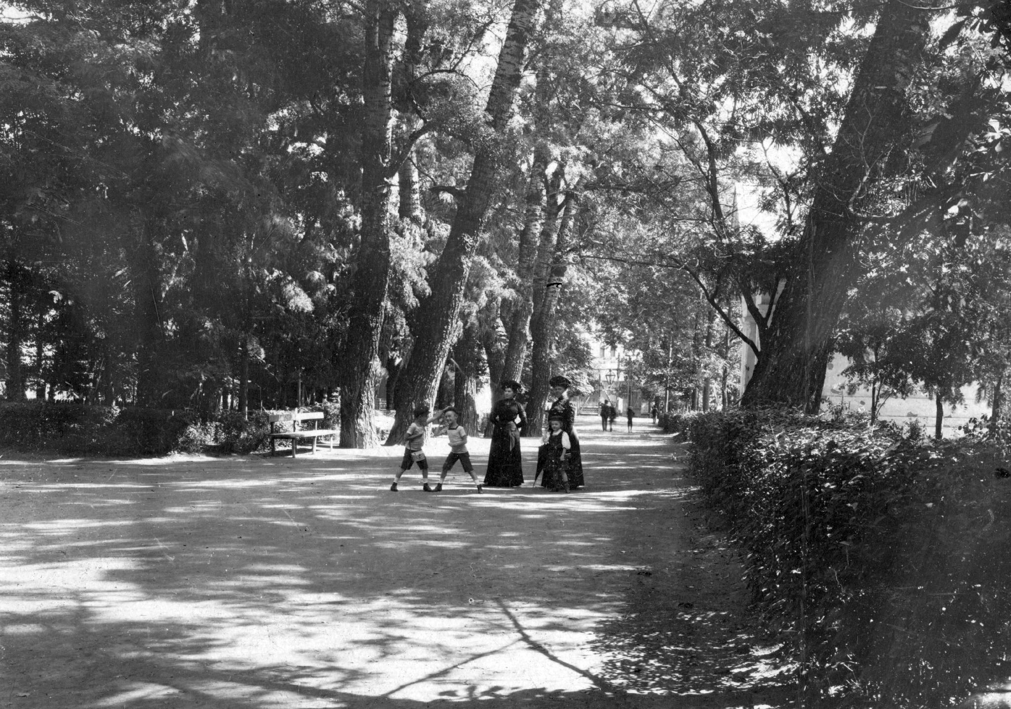 1. 1909 parcul central.jpg
