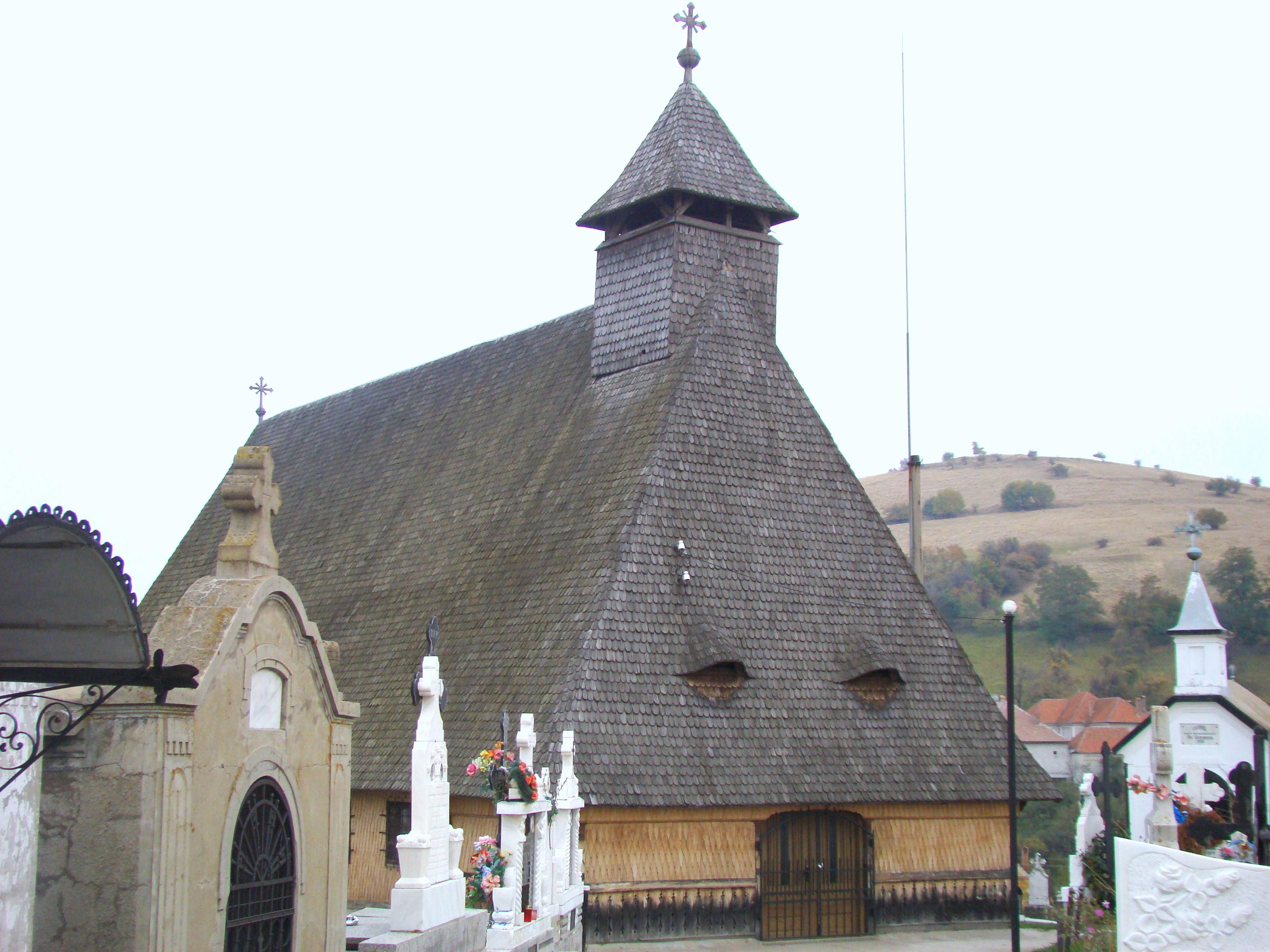 Biserica_de_lemn_din_Poiana_Sibiului.jpg