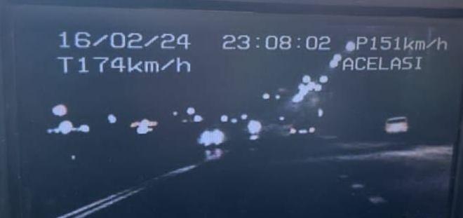 FOTO ACTIUNE JUCU - VITEZĂ.jpg