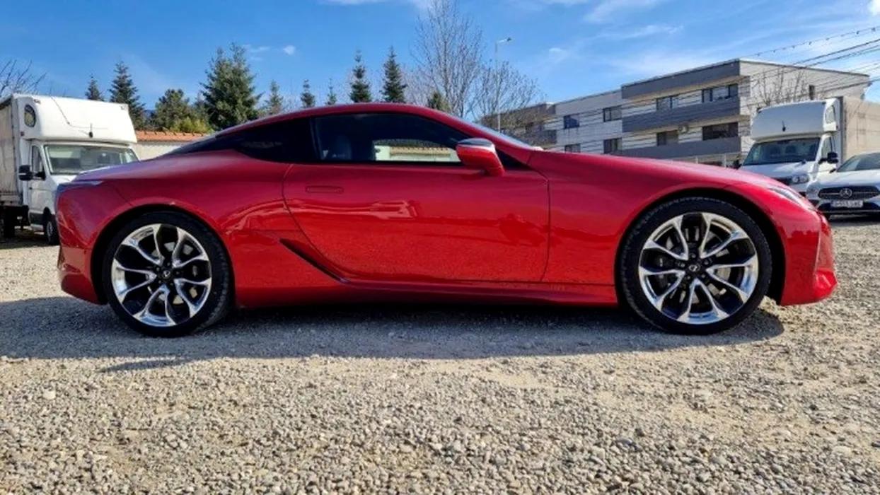 https___www.promotor.ro_wp-content_uploads_2024_03_misteriosul-lexus-vandut-de-bt-leasing-dupa-13-000-de-km-inca-are-foliile-la-interior-5.jpg
