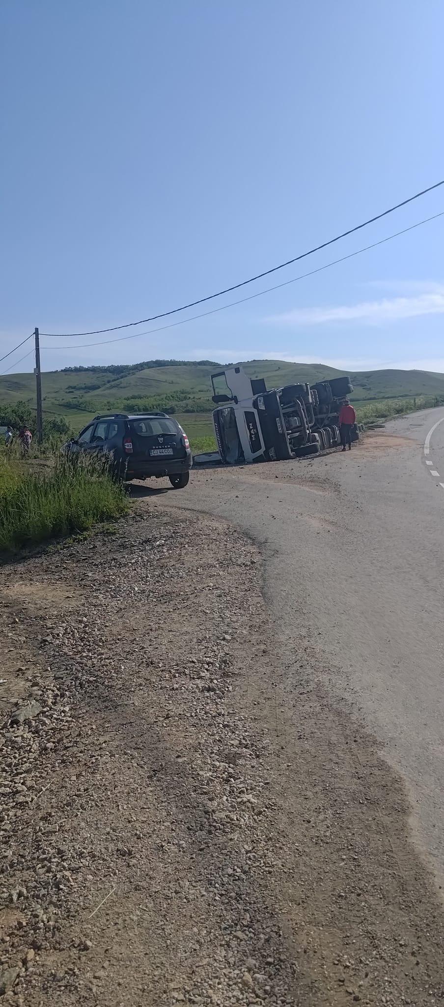 tir rasturnat cojocna.jpg