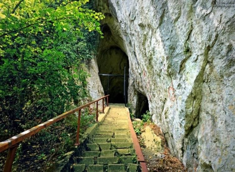 Pestera_haiducilor_din_Geoagiu.jpg