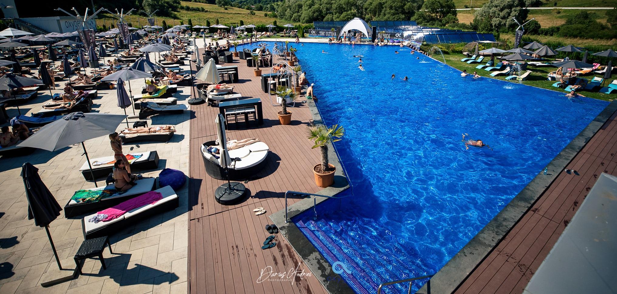 Oxygen POOL&Lounge.jpg