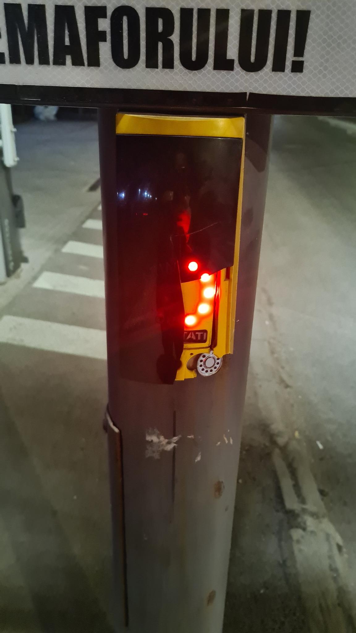 semafor vandalizat.jpg