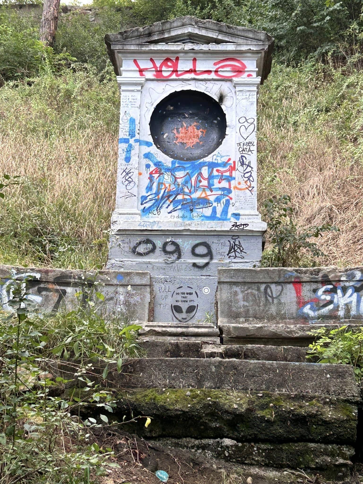 monument sisi acum.jpg