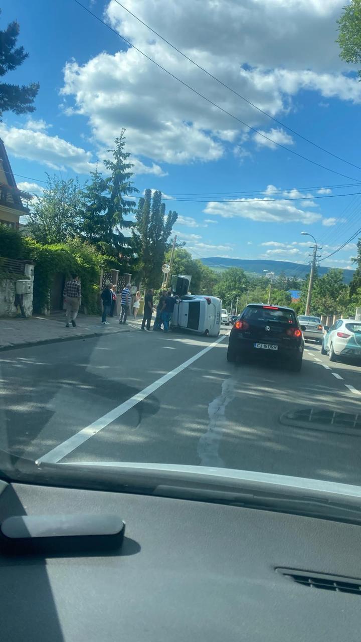 masina rasturnaata republicii.jpg