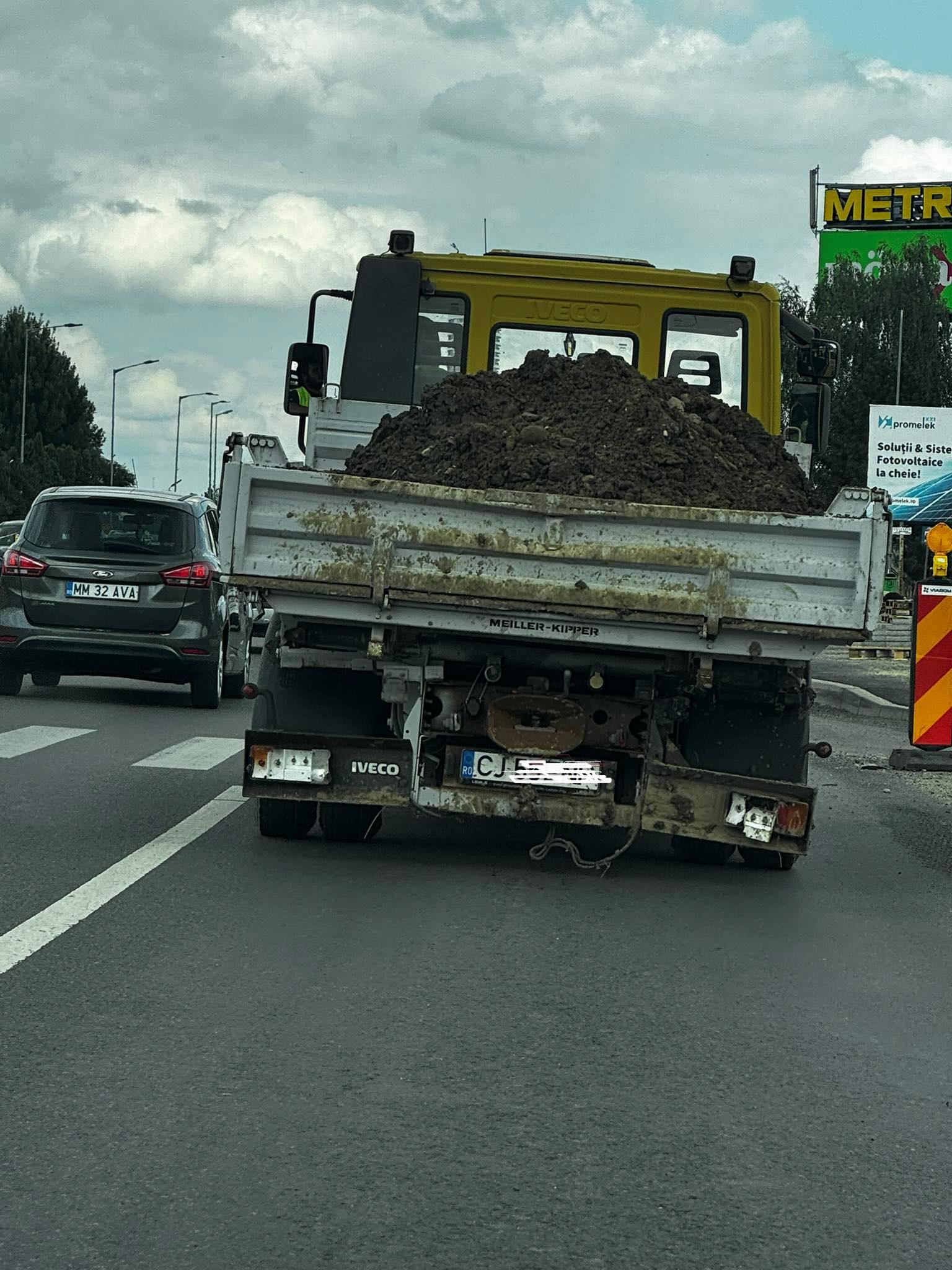 camioneta fara stopuri si semnalizare.jpg