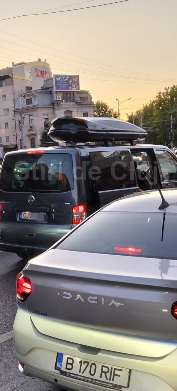 clujeni cu picioarele 2.png