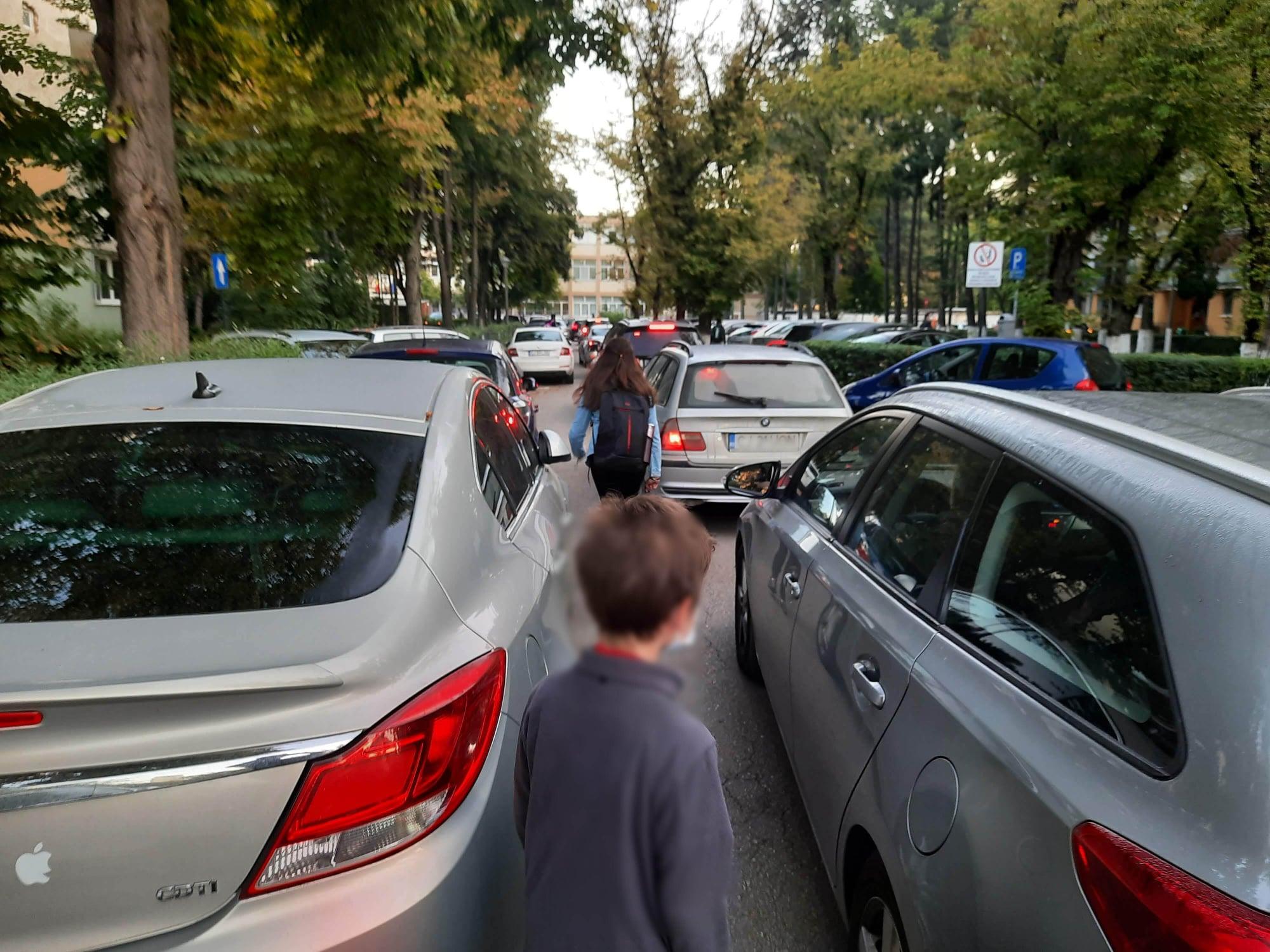 acces blocat scoala titulescu cluj 1.jpg