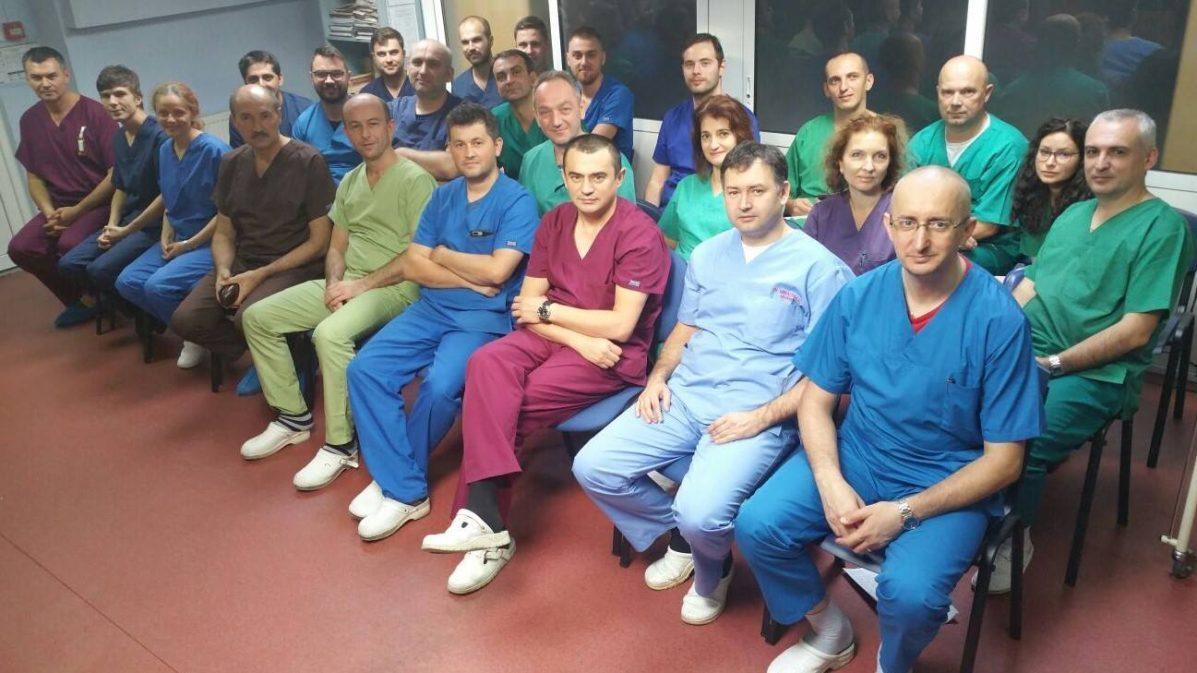 echipa de medici institutul de transplant.jpg