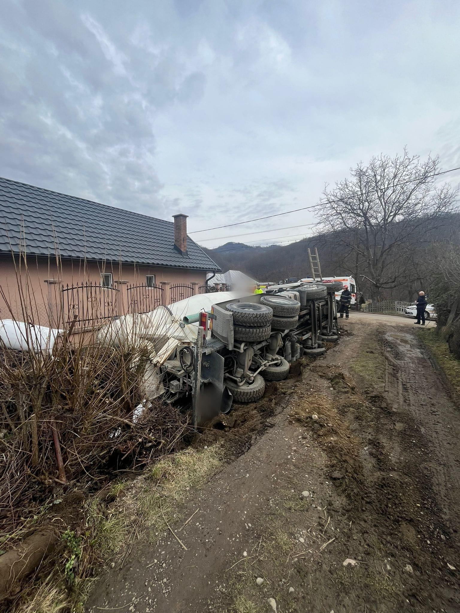 accident chiuiesti autobasculanta rasturnata.jpeg