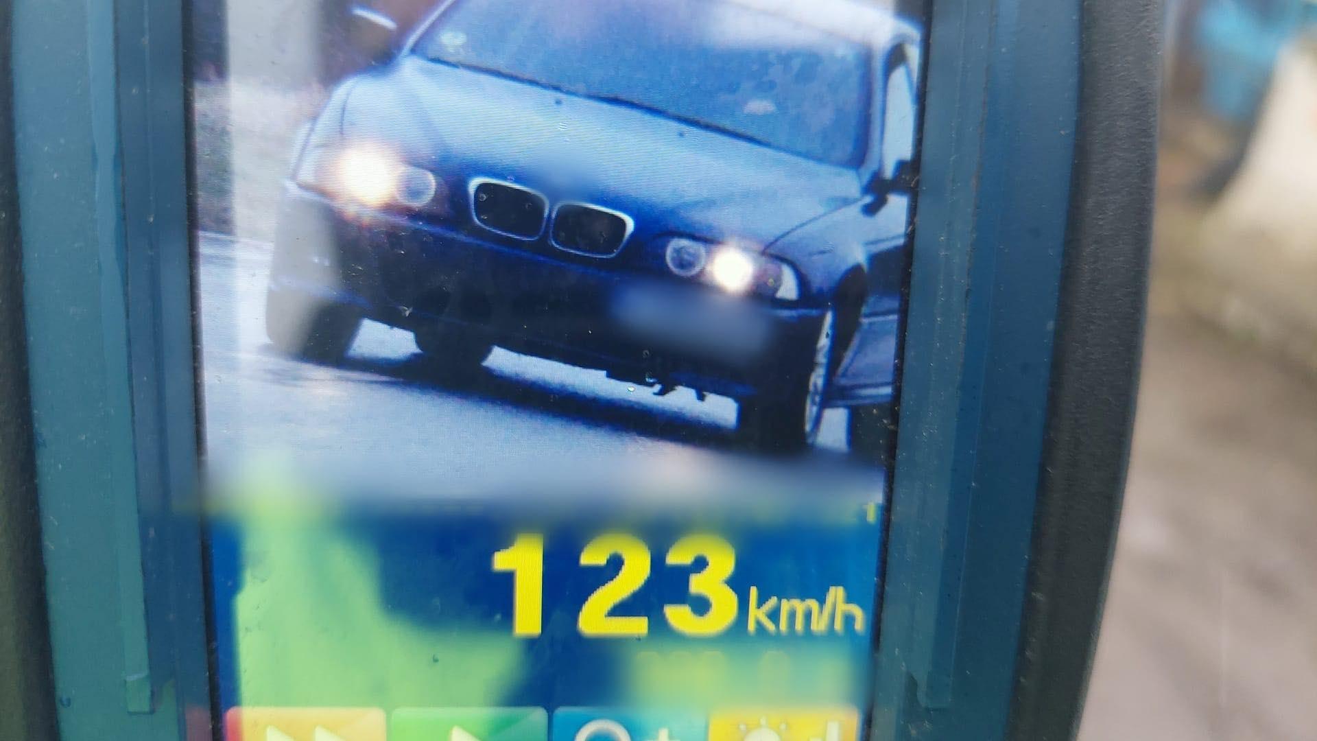 tanar cu BMW permis retinut.jpg