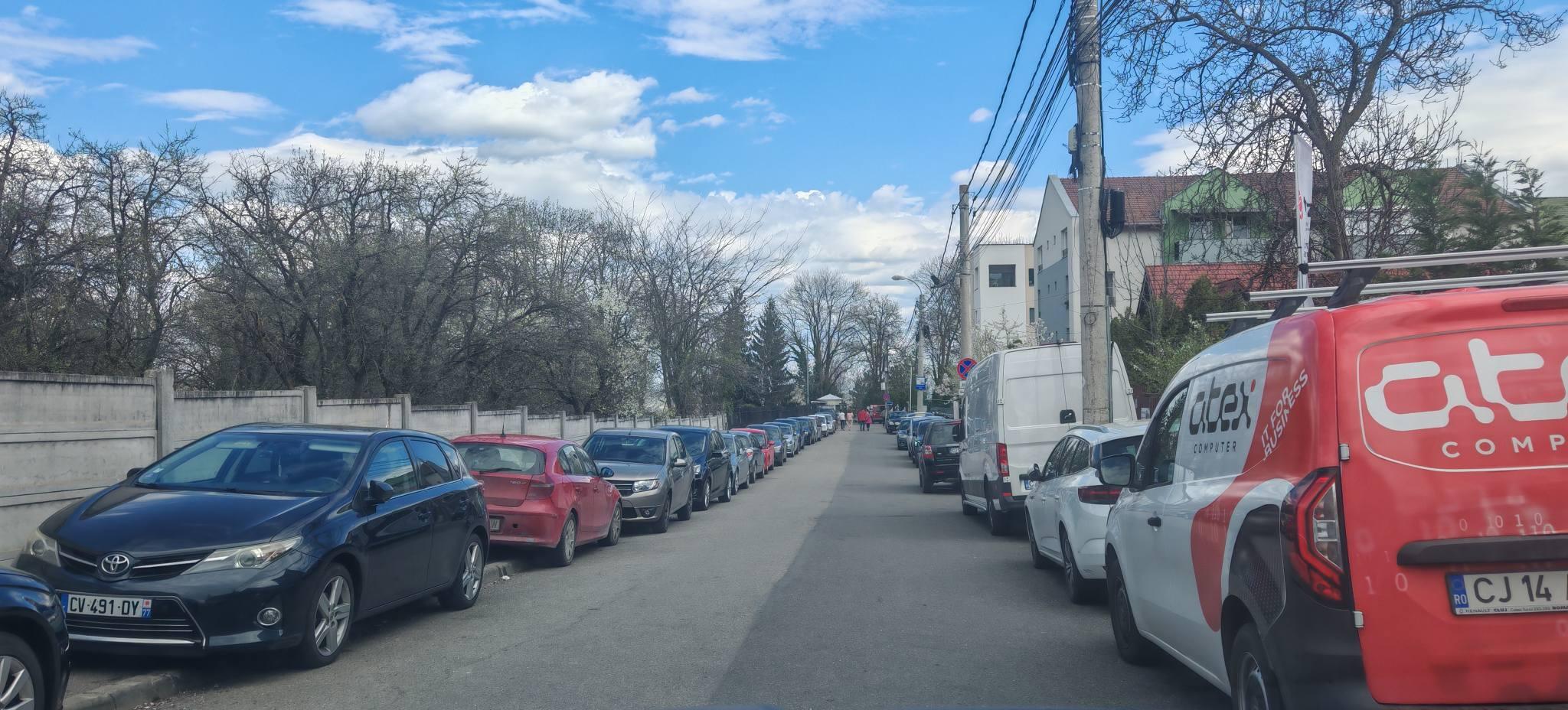 parcare pe trotuar cluj 2.jpg