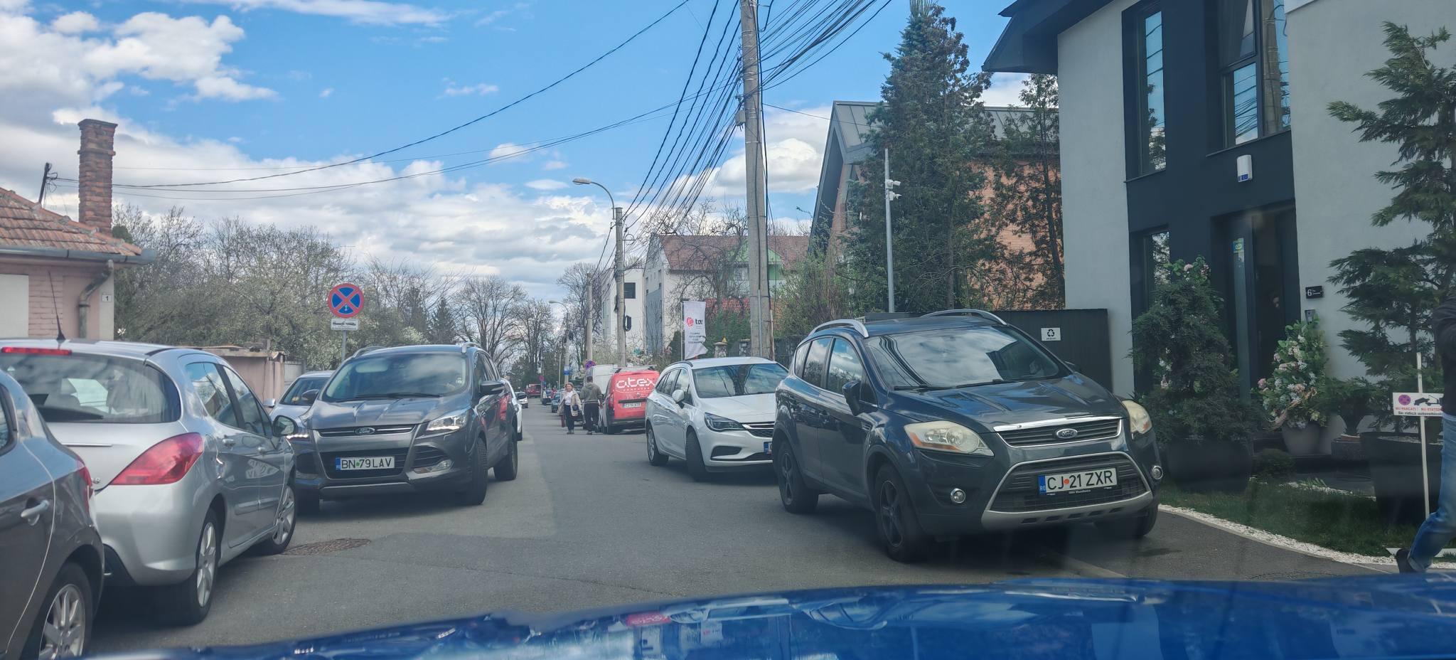 parcare pe trotuar cluj 3.jpg