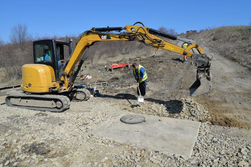 Lucrari apa si canalizare str. T. Mihadas (3).JPG