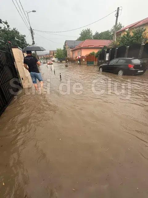 strada campului inundata.webp