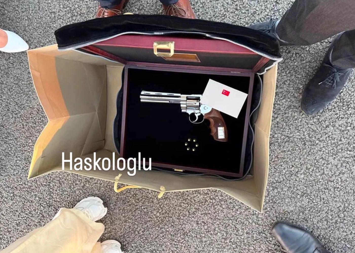 pistol.jpg