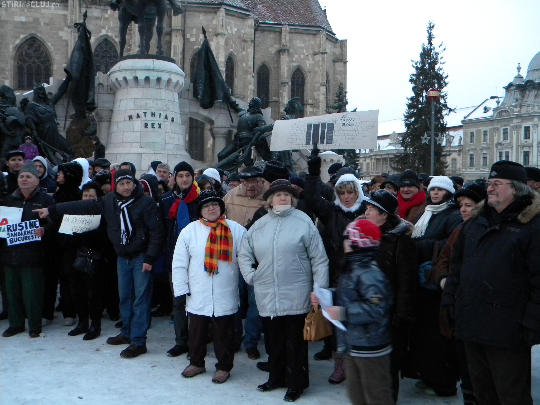 Galeriile U Cluj si CFR Cluj au protestat la ora 17.00 in Piata Unirii