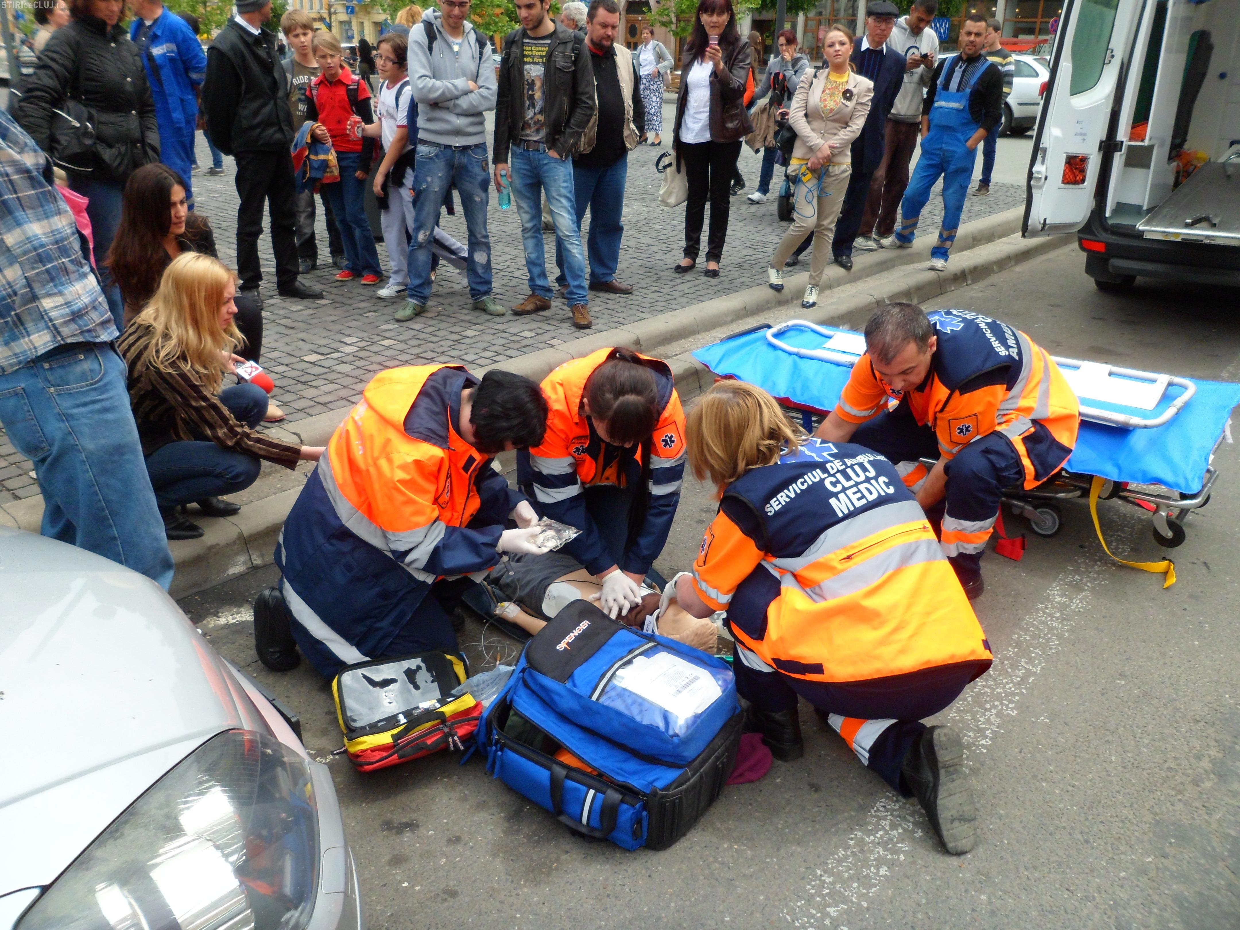 Accident simulat in Piata Unirii! Un copil a fost lovit de o masina VIDEO Ştiri de Cluj