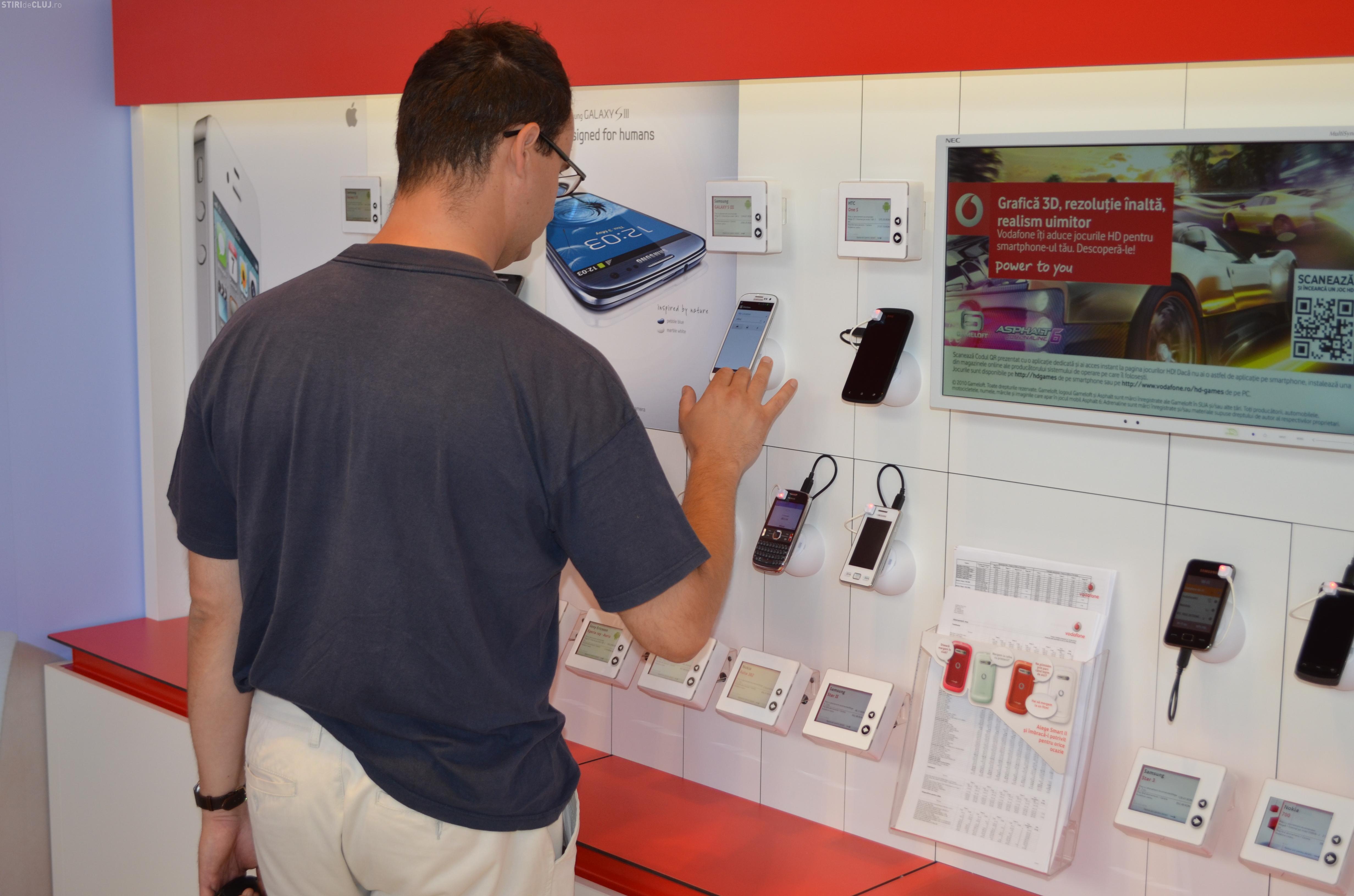 Magazinul Vodafone din Piața Unirii a fost inaugurat oficial. Spațiul a