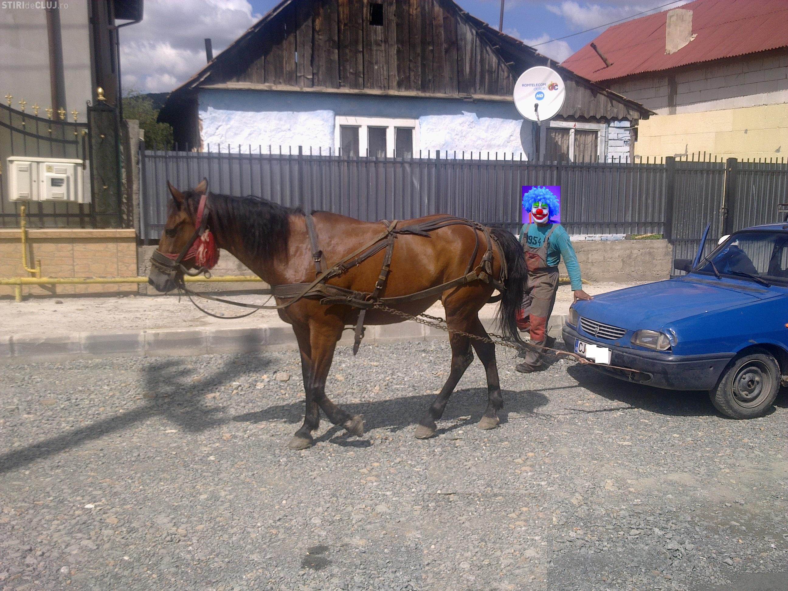 Un Bărbat Din Gilău și A Tractat Dacia Defectă Cu Calul