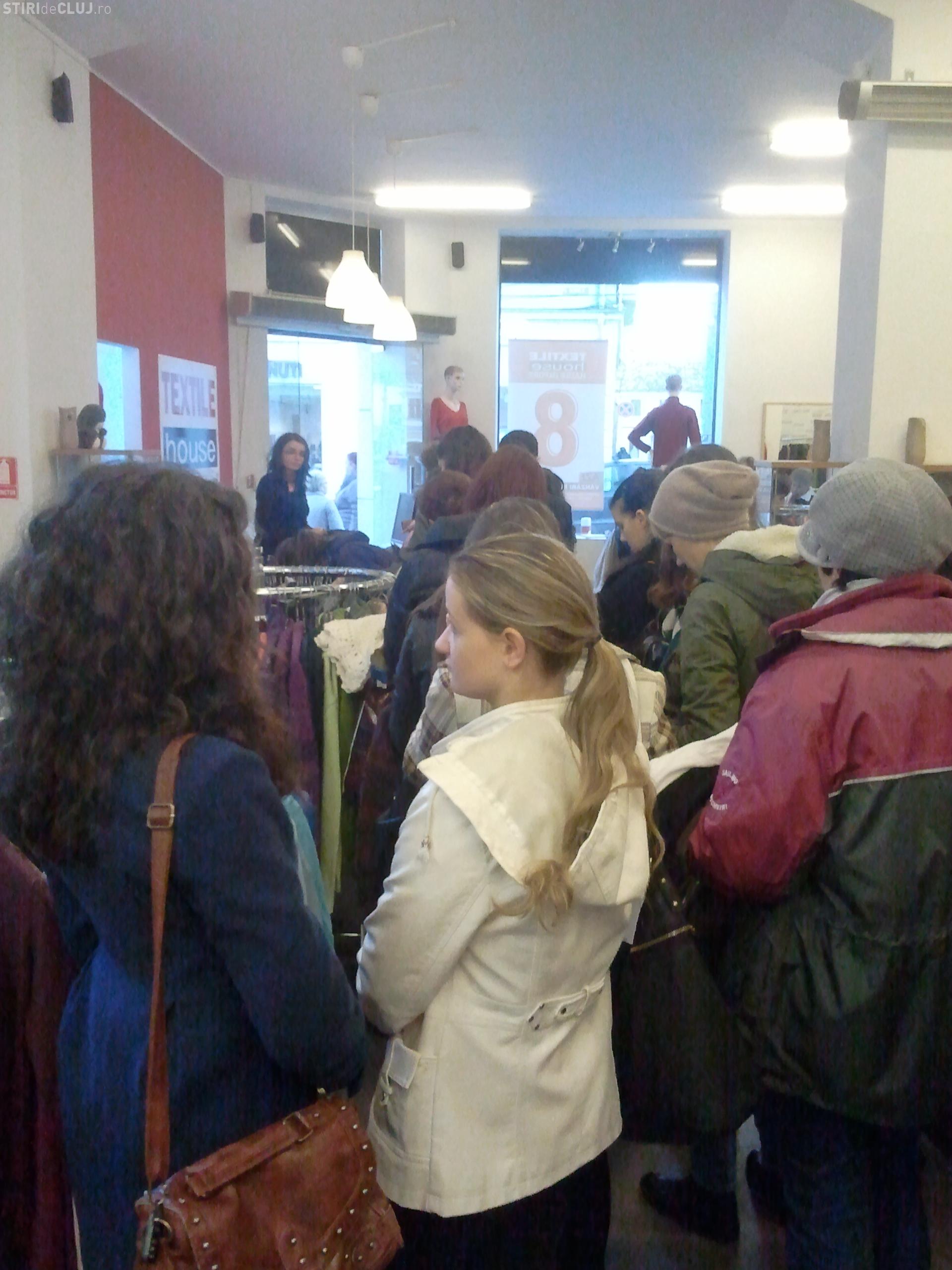 Black Friday la magazinele second hand din centrul Clujului FOTO