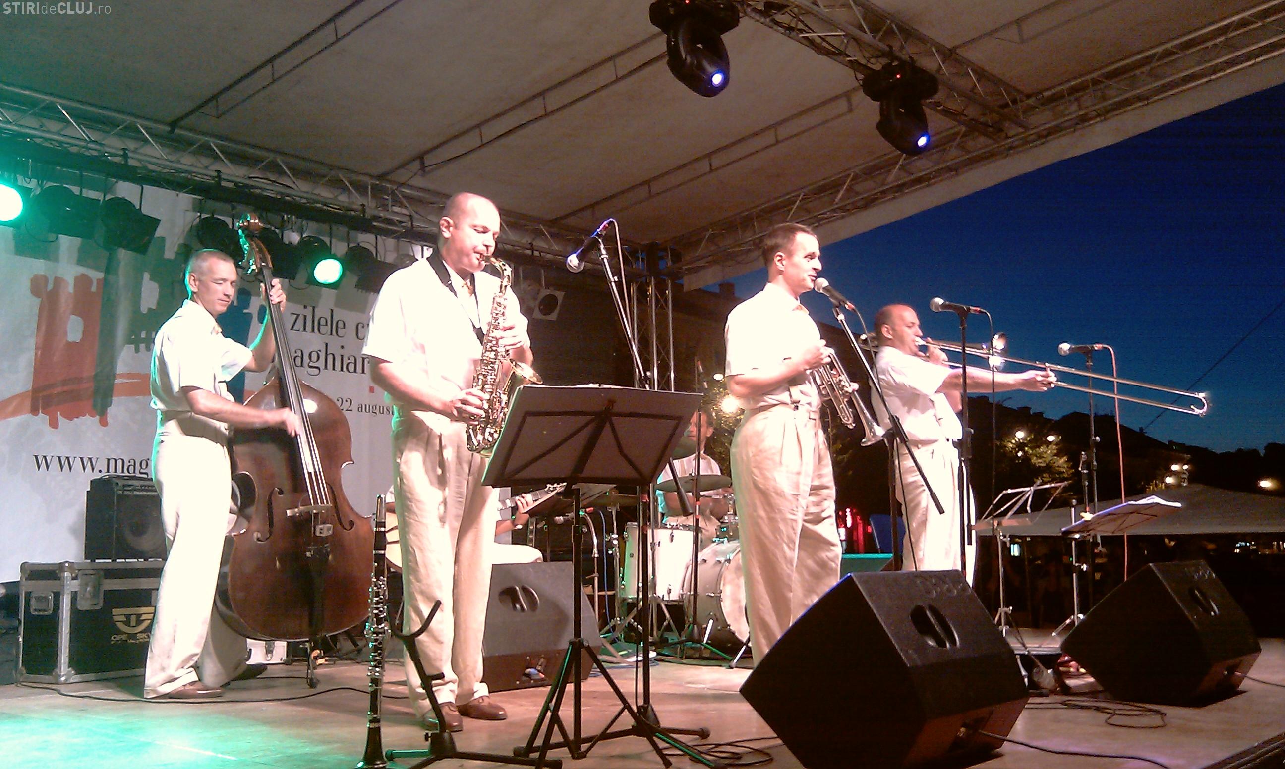 Concert in Piata Unirii urmarit de aproape o mie de oameni