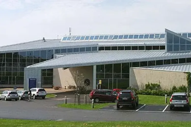 Ford vinde Volvo cu 2 miliarde de dolari