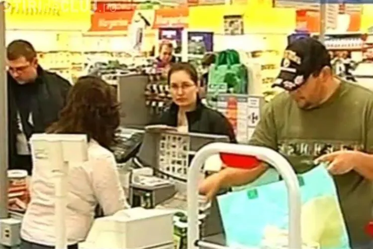 Clujenii au luat cu asalt supermarketurile- Vezi programul de sarbatori al supermarketurilor