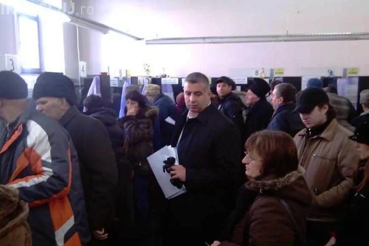 Clujenii au luat cu asalt primaria pentru a-si plati impozitele si taxele pe 2010