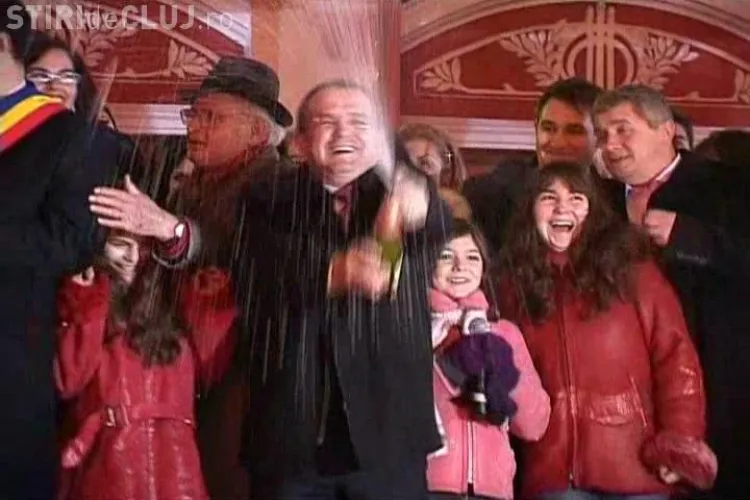 "Cele rele sa se spele, cele bune sa se adune", le-a urat premierul Emil Boc clujenilor de Revelion-VIDEO