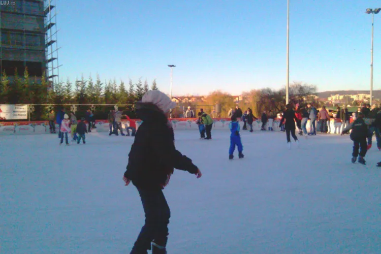 Patinoarul si mall-urile, atractiile celei de-a doua zi de Craciun