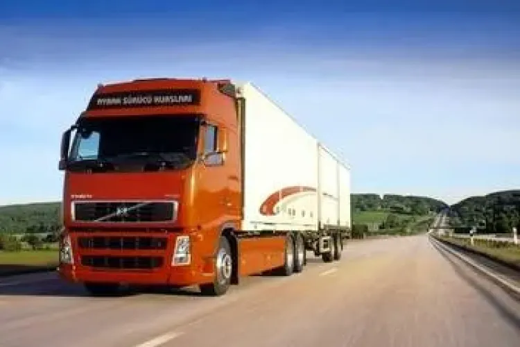 Cu TIR -ul pe autostrada, dar ... pe contrasens!