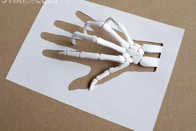 Un artist danez uimeste lumea cu sculpturile sale din ... hartie