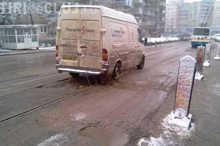 Strada Primaverii, din Manastur, concureaza la titlul: "Cel mai prost drum din judet" - VIDEO