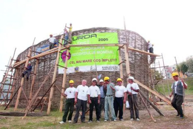 Cosul gigant realizat la Cluj este cel mai mare din lume