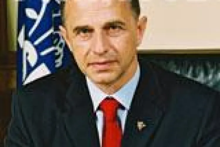 Basescu e presedinte, Geoana s-a resemnat