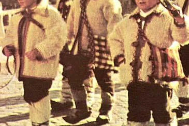 Badita Traian, Antonescu si cu Geoana - personaje de Plugusor-VIDEO