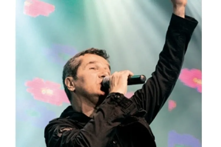 REDUCERI RECORD SI CONCERTE LA IULIUS MALL LA NOAPTE