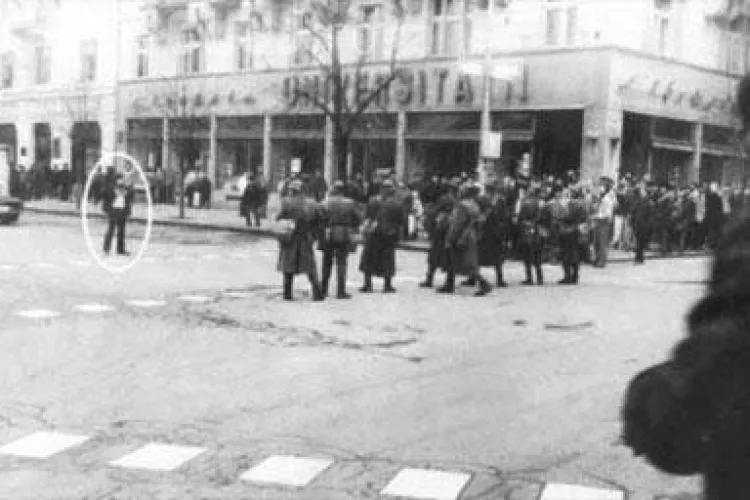 In 19 decembrie 1989, oamenii nu isi primiseara salariile si nu aveau caldura