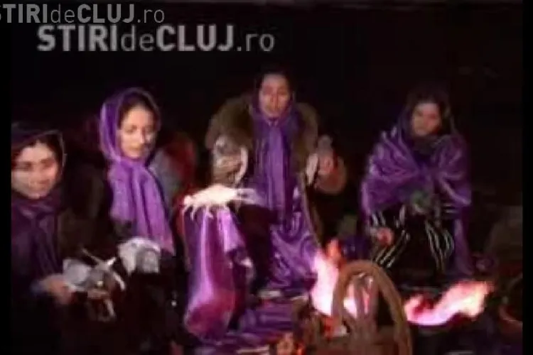 Vrajitoarele au descantat sambata seara pe malul Somesului la Cluj impotriva flacarii violet - VIDEO