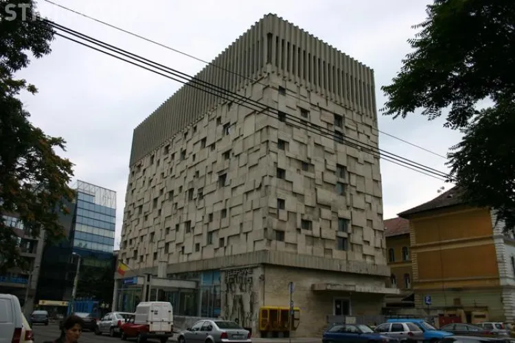 Pichetare la sediul Romtelecom Cluj, dupa ce a fost anuntat un val de 600 de disponibilizari la nivel national