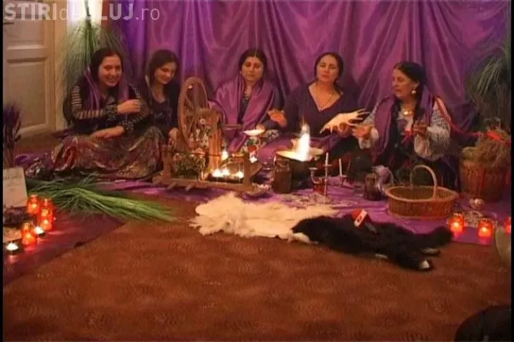 Cinci vrajitoare lupta la Cluj cu flacara violet care s-a abatut asupra Parlamentului- VIDEO si FOTO