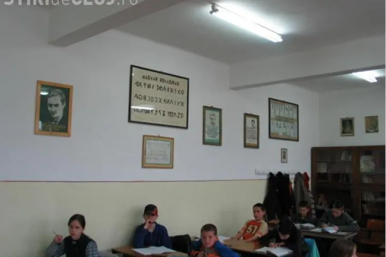 Comasarea scolilor din Cluj-Napoca pune copiii pe drumuri si reinfiinteaza orele de seara