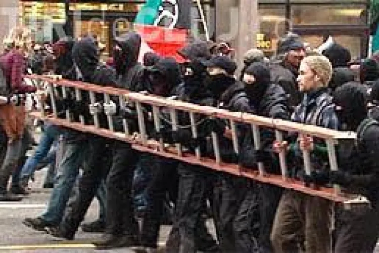 Proteste anti-Olimpiada in prima zi a JO de le Vancouver - GALERIE FOTO