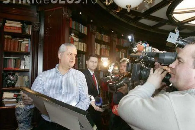 DNA ii pune sechestru lui Adrian Nastase